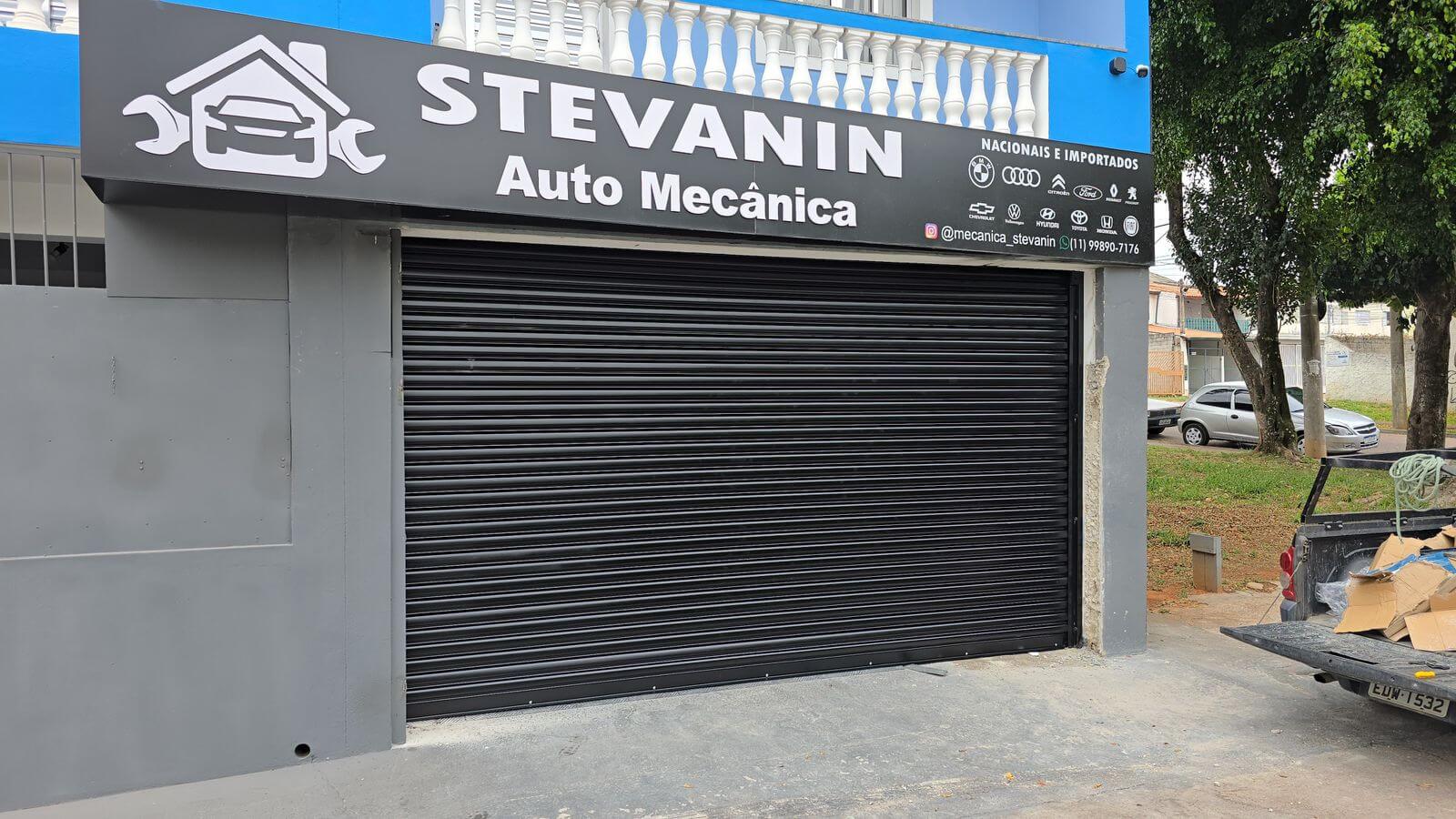 Porta de aço de enrolar automática: quando investir e onde encontrar